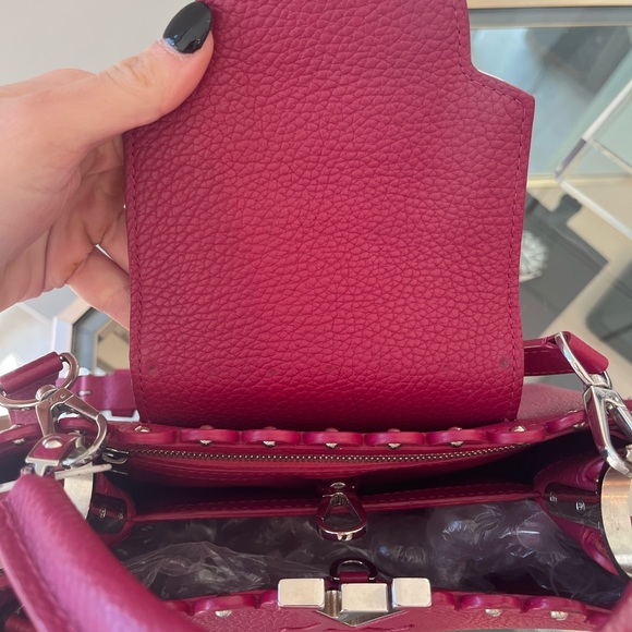 Louis Vuitton Capucines Burgundy Leather Crossbody - Picture 3 of 6